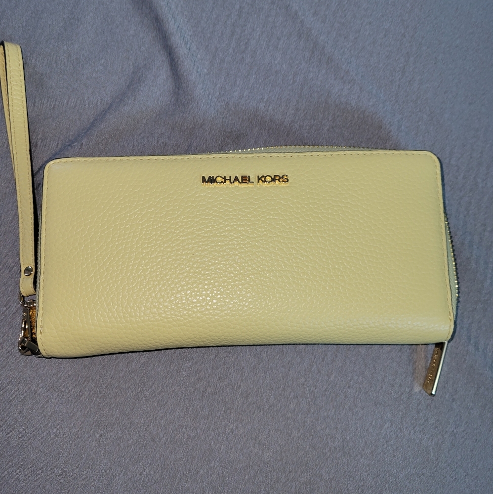 Michael Kors Wristlet